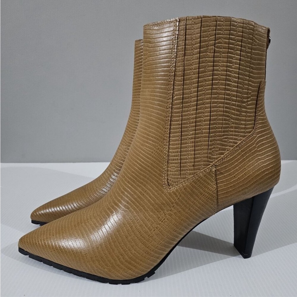 Donald Pliner Tan Heeled Ankle Boots